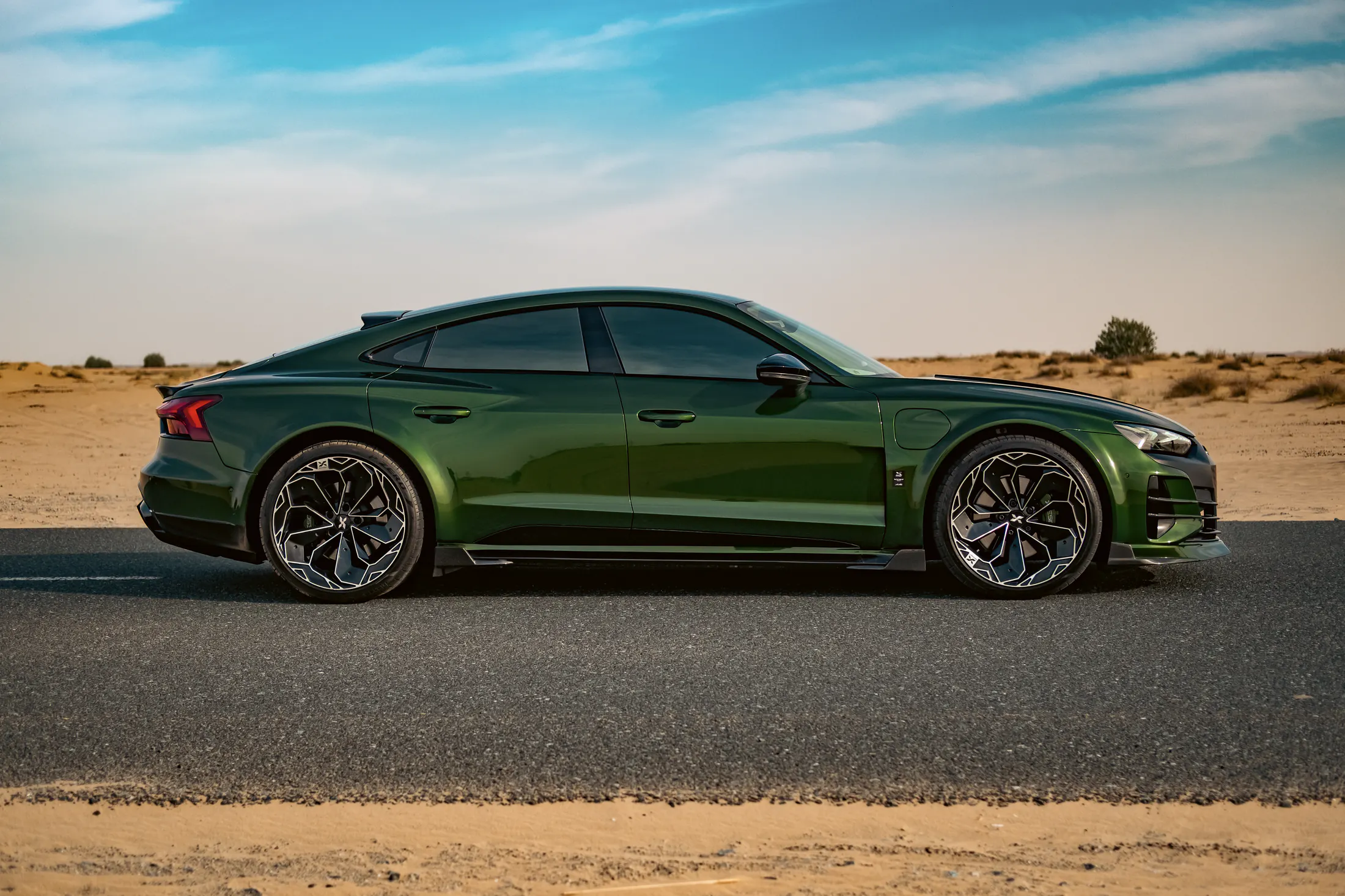 Karbon Elektric by Kynetik Koncepts — Audi RS e-tron GT in carbon fibre on a desert road
