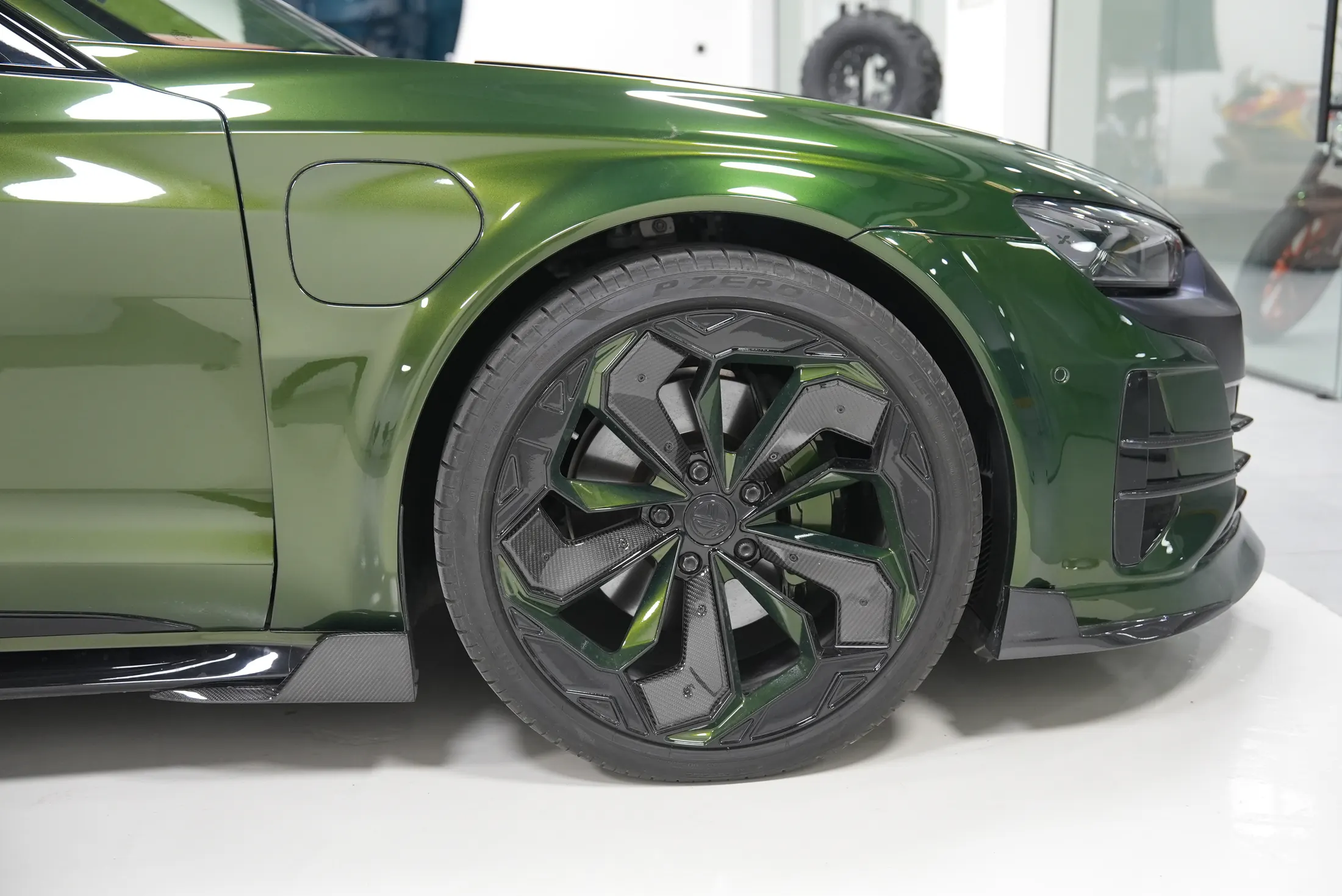 Audi RS e-tron GT by Kynetik Koncepts — front wheel and arch